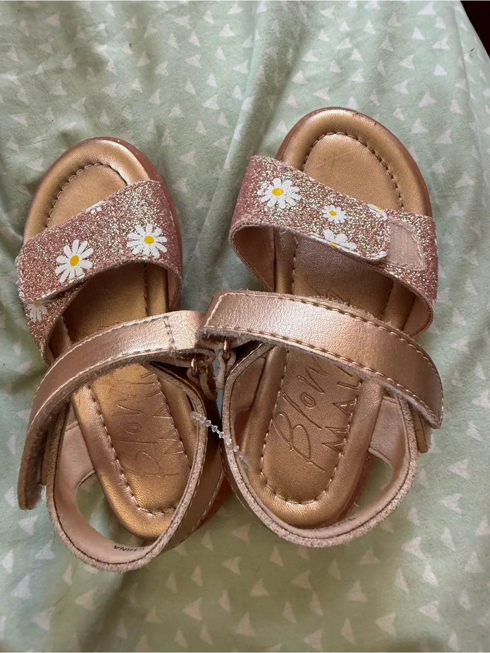Girls' Metallic Rose Gold Daisy Strap Sandals with Hook-and-Loop Closure
